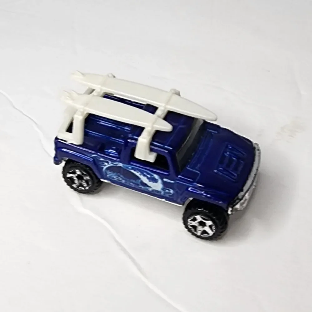 Hot Wheels die cast  Hummer H3T Concept  Surf’s Up 2004 collectable